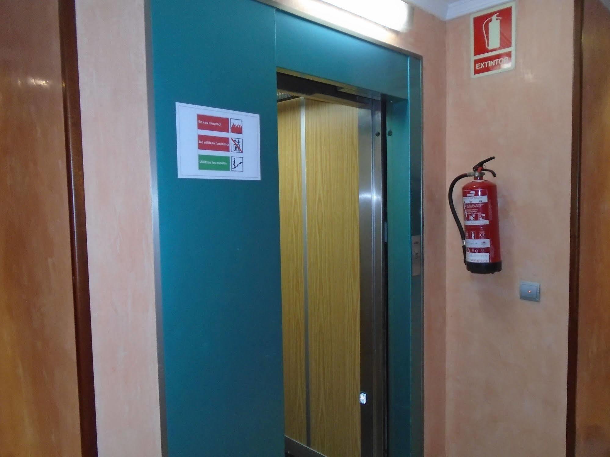 Hostal Fonda Galicia كارديديو المظهر الخارجي الصورة